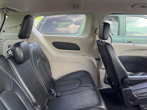 Billet Silver Metallic Clearcoat 2020 Chrysler Voyager LXI