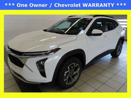 Summit White 2025 Chevrolet Trax LT