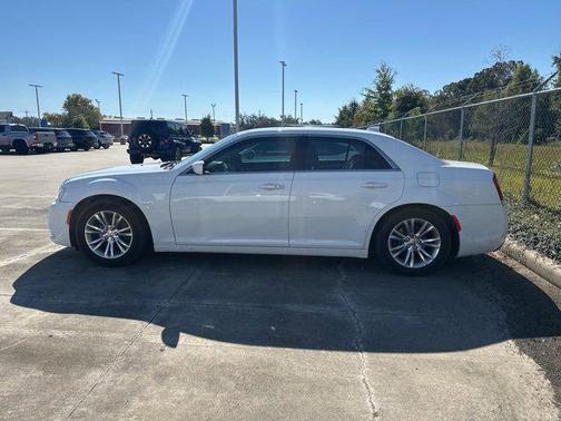 2019 Chrysler 300 Touring