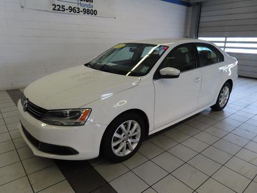 Candy White 2013 Volkswagen Jetta SE