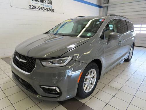 Ceramic Gray Clearcoat 2022 Chrysler Pacifica Touring L