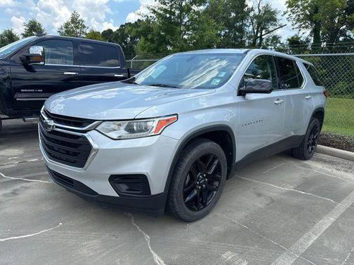 Silver Ice Metallic 2020 Chevrolet Traverse LS