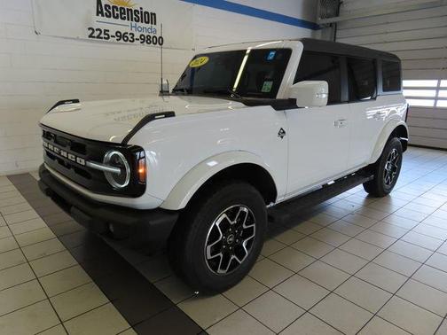 Oxford White 2024 Ford Bronco Outer Banks