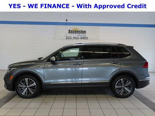 Platinum Gray Metallic 2024 Volkswagen Tiguan 2.0T Wolfsburg Edition