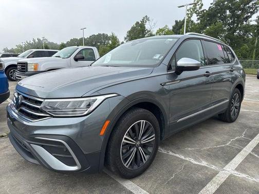 Platinum Gray Metallic 2024 Volkswagen Tiguan 2.0T Wolfsburg Edition