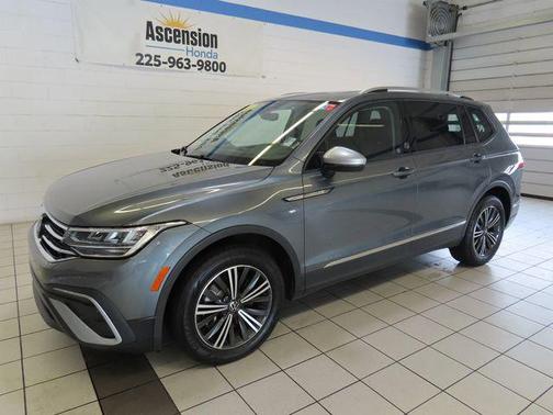 Platinum Gray Metallic 2024 Volkswagen Tiguan 2.0T Wolfsburg Edition