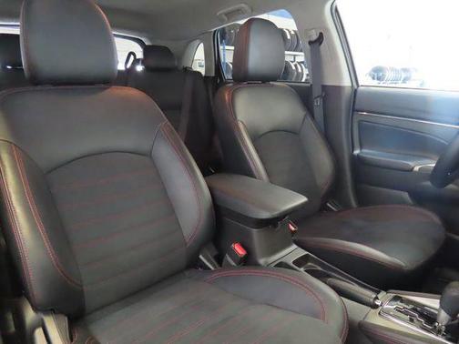 Mercury Gray Metallic 2025 Mitsubishi Outlander Sport SE