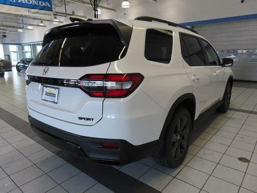 Platinum White Pearl 2026 Honda Pilot Sport