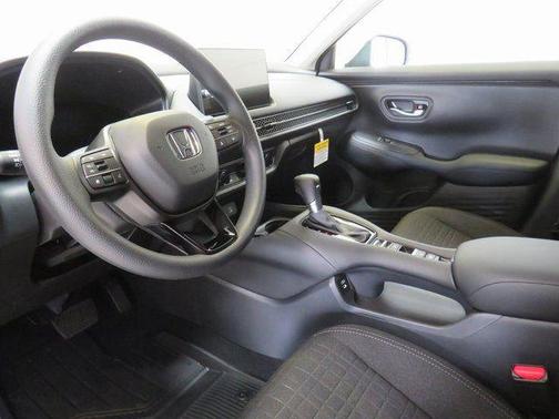 Platinum White Pearl 2026 Honda HR-V LX