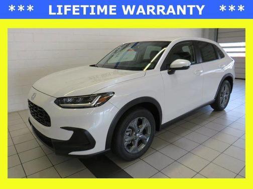 Platinum White Pearl 2026 Honda HR-V LX