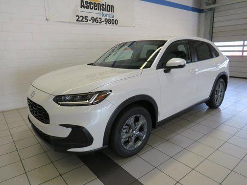 Platinum White Pearl 2026 Honda HR-V LX