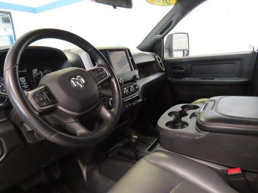 Bright White Clearcoat 2024 RAM 3500 Tradesman Crew Cab 4x4 8' Box