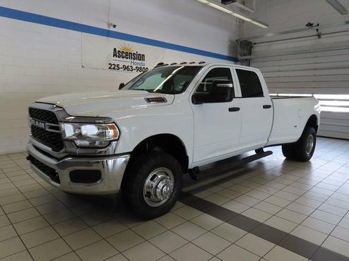Bright White Clearcoat 2024 RAM 3500 Tradesman Crew Cab 4x4 8' Box