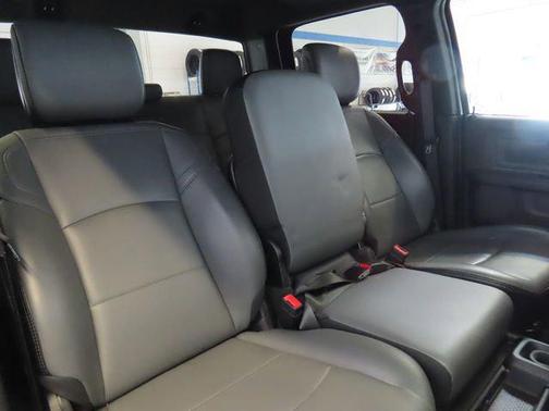 Bright White Clearcoat 2024 RAM 3500 Tradesman Crew Cab 4x4 8' Box