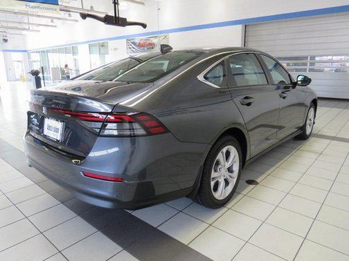 2025 Honda Accord LX 1.5T