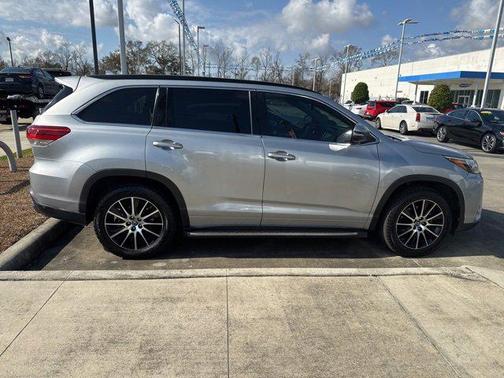 2018 Toyota Highlander SE