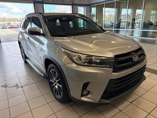 2018 Toyota Highlander SE