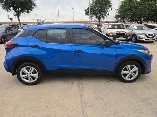 Electric Blue Metallic 2022 Nissan Kicks S