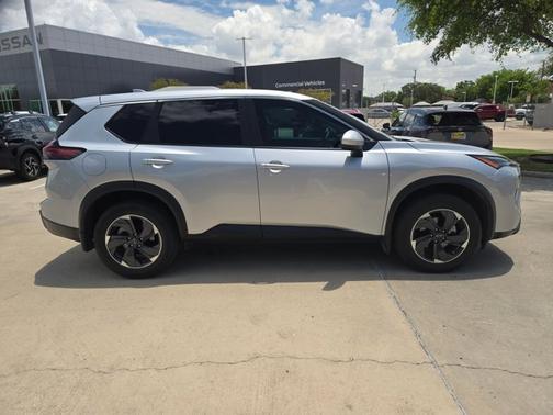Brilliant Silver Metallic 2025 Nissan Rogue SV