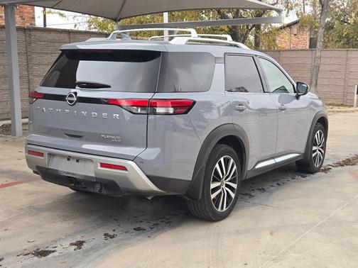 2024 Nissan Pathfinder Platinum