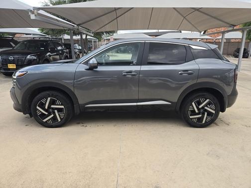 Gun Metallic 2025 Nissan Kicks SV