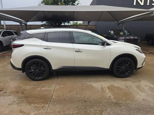White 2024 Nissan Murano SV