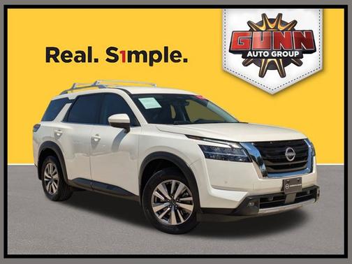 2023 Nissan Pathfinder SL
