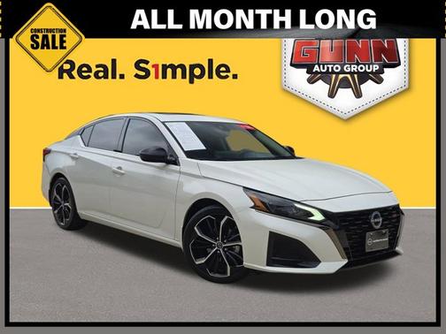 White 2023 Nissan Altima 2.5 SR
