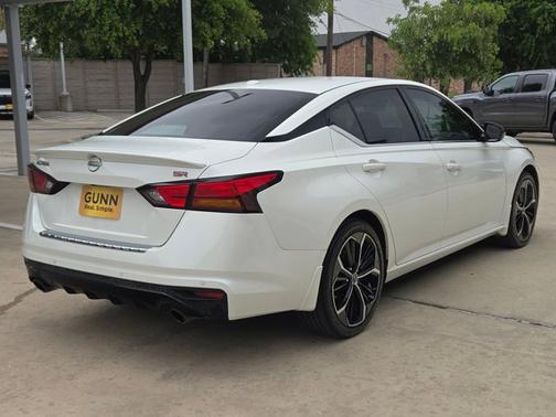 White 2023 Nissan Altima 2.5 SR