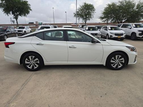 Glacier White 2025 Nissan Altima S