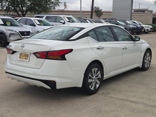 Glacier White 2025 Nissan Altima S