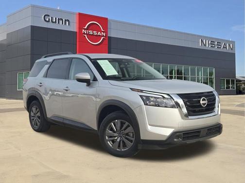 Brilliant Silver Metallic 2025 Nissan Pathfinder SV