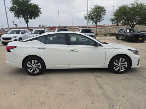 Glacier White 2025 Nissan Altima S