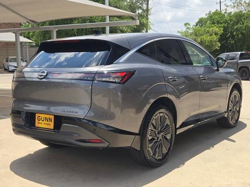 Gun Metallic 2026 Nissan Murano Platinum