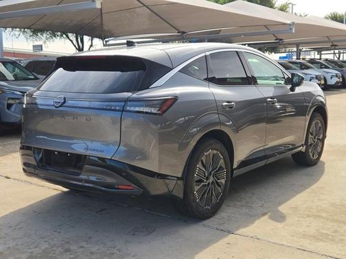 Gun Metallic 2026 Nissan Murano Platinum