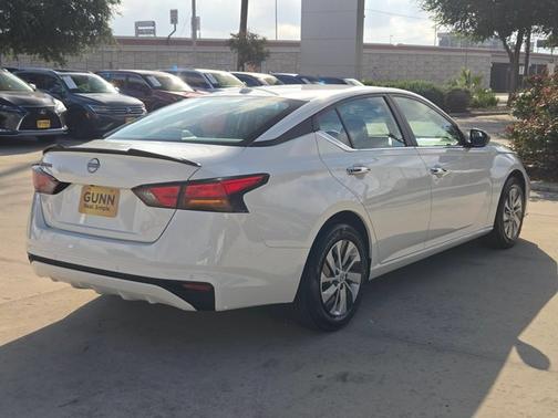 Glacier White 2025 Nissan Altima S