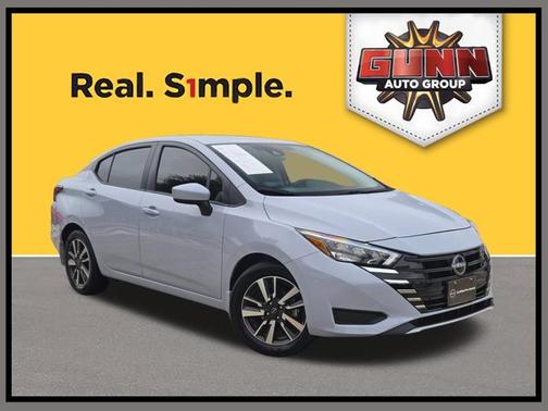Gray Sky Pearl 2025 Nissan Versa 1.6 SV