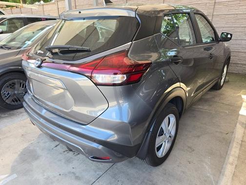 Gun Metallic 2025 Nissan Kicks Play S