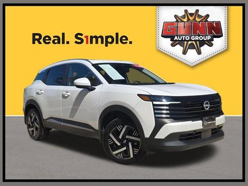 Aspen White Tri 2025 Nissan Kicks SV