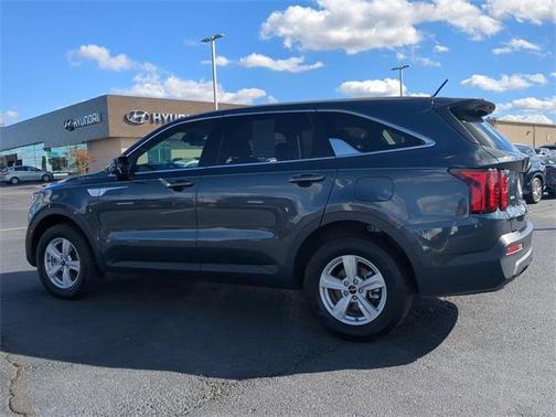 2022 Kia Sorento LX
