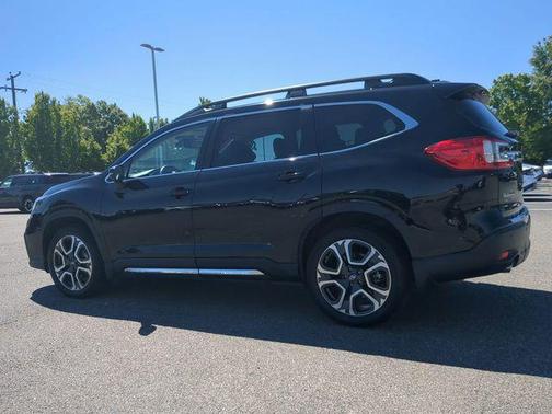 Crystal Black Silica 2023 Subaru Ascent Limited 7-Passenger