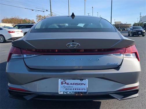 2022 Hyundai ELANTRA Limited