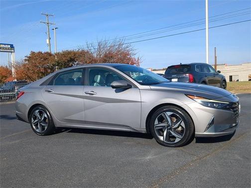 2022 Hyundai ELANTRA Limited