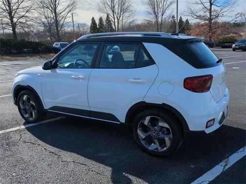 2024 Hyundai VENUE Limited