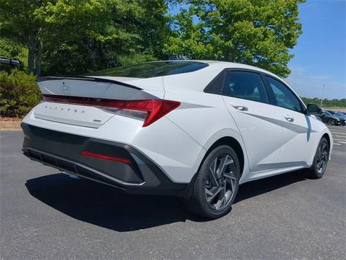 2025 Hyundai ELANTRA Sport