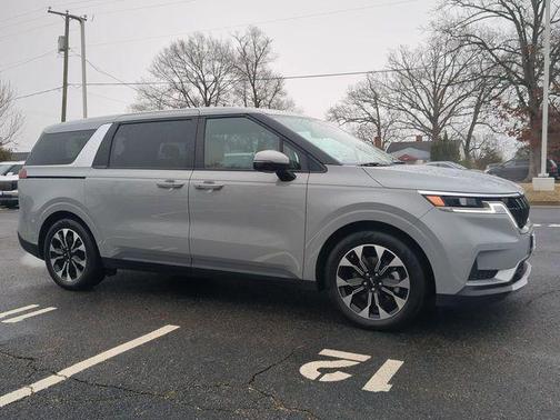 2024 Kia Carnival EX