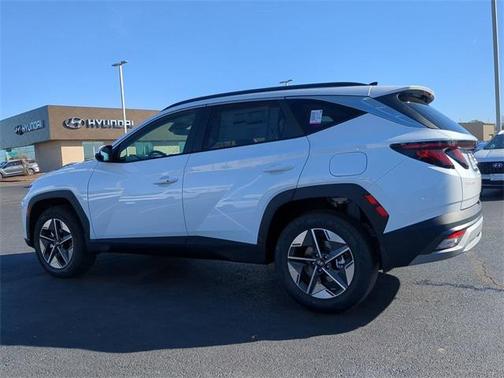 2026 Hyundai TUCSON Hybrid SEL