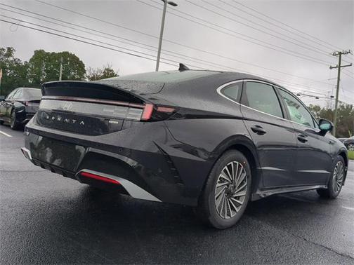 2025 Hyundai SONATA Hybrid Limited