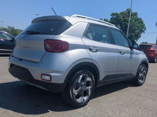 Shimmering Silver 2025 Hyundai VENUE SEL