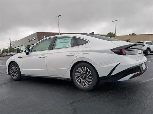 2025 Hyundai SONATA Hybrid Limited